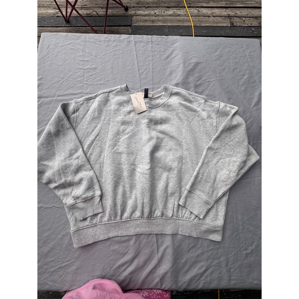 Universal Thread Gray & Member's Mark Cream Oversized Crewneck Sweatshirt Lot